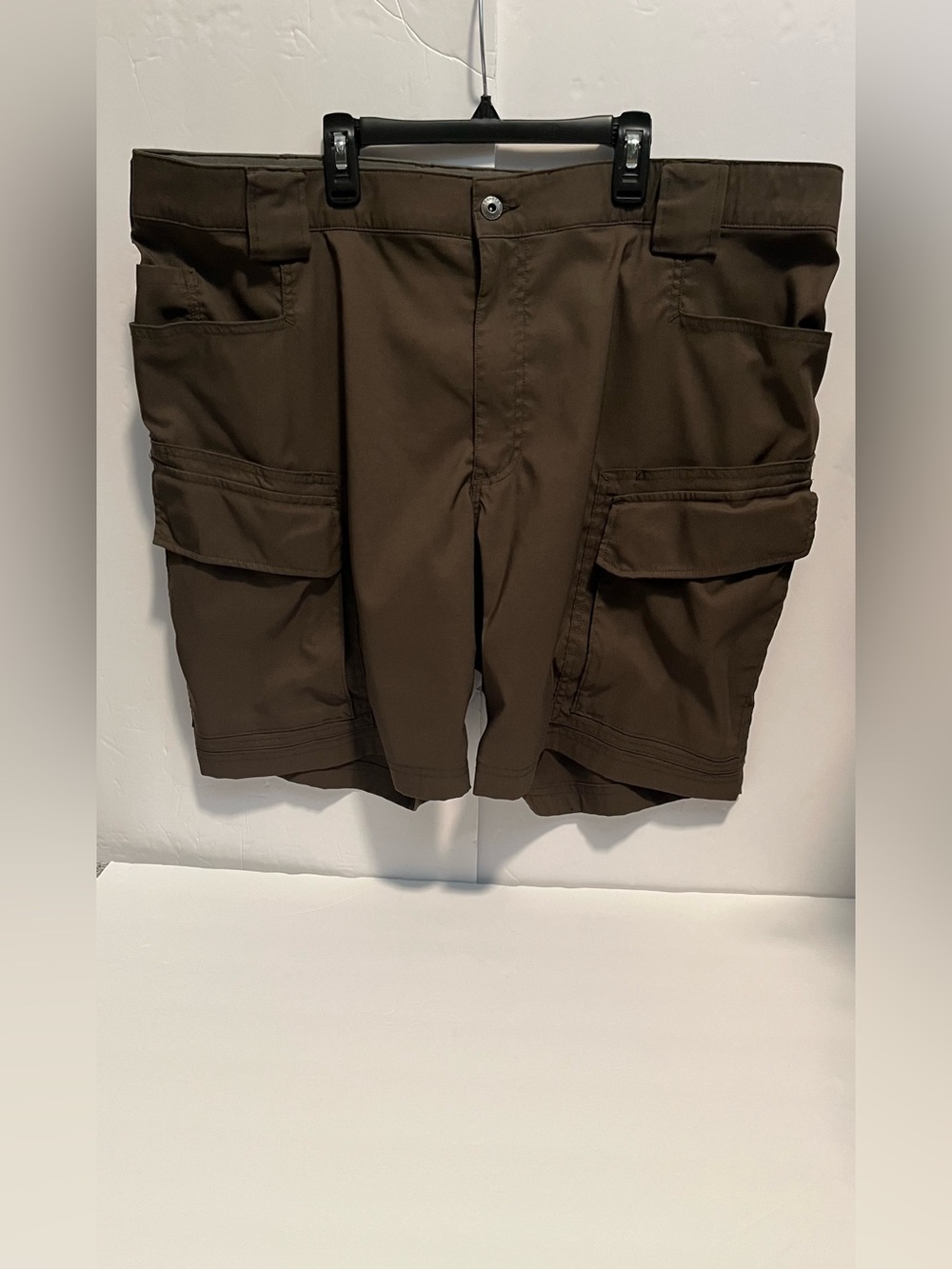 DULUTH Men”s 9” FLEX DRY ON THE FLY RELAXED FIT Olive Cargo Shorts Size 42